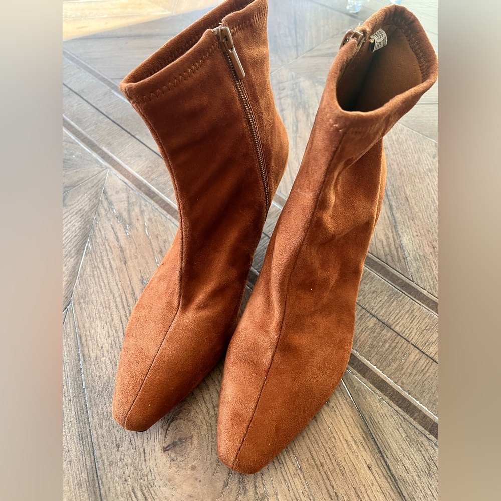 women’s suede stretch heeled booties size 10